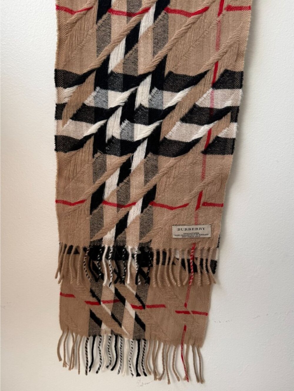 Women's Accessory ~ Burberry ~ 100 % Cashmere Scarf ~ - Picture 3 of 6